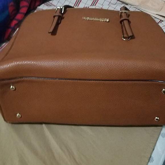 U GETTIN THE BOOTS AND A NICE BAG 🎒 - Picture 7 of 8